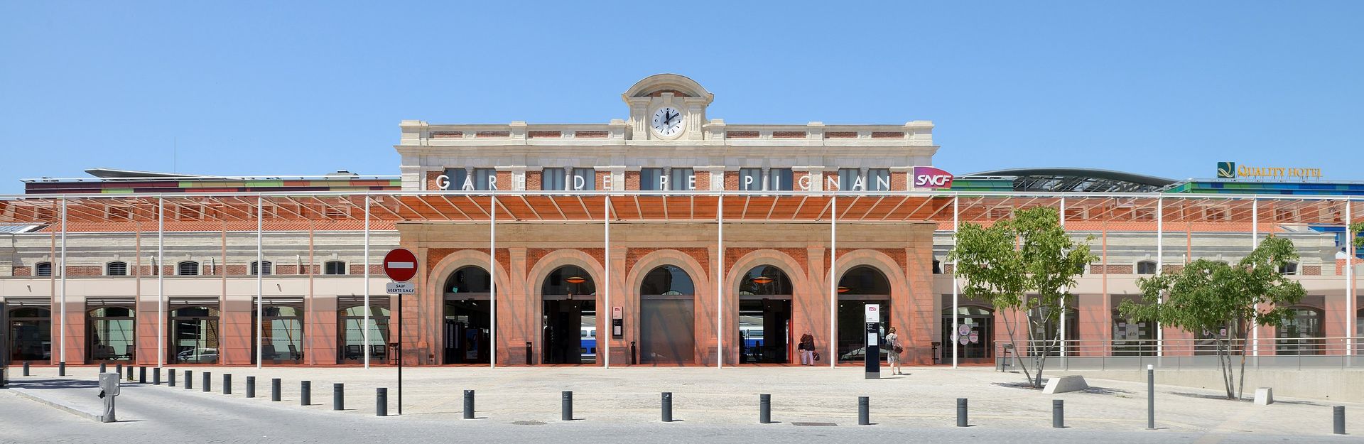 Mise en service de gestion d'éclairage à la Gare de Perpignan - Référence SYS CONTROL.